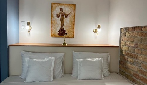 Deluxe Studio, 1 King Bed with Sofa bed