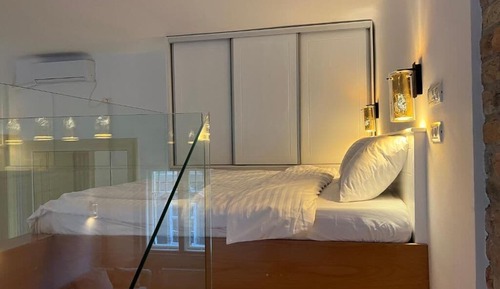Deluxe Suite, 1 King Bed with Sofa bed, City View