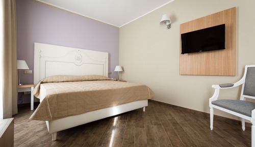 Deluxe Double Room Single Use, 1 Bedroom