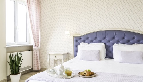 Suite, Balcony