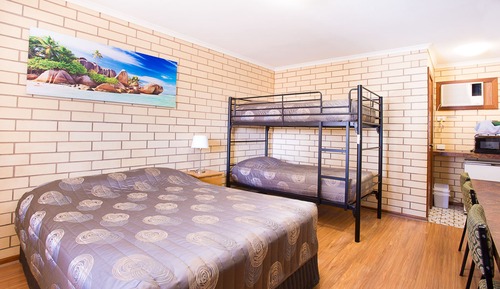 Family Room, 1 Bedroom