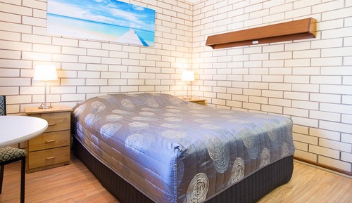 Double Room, 1 Queen Bed