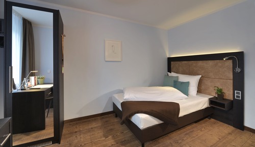 Basic Single Room, 1 Large Twin Bed