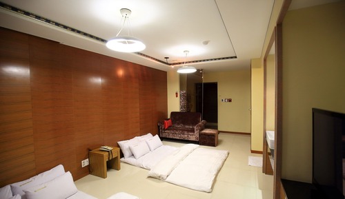 Korean Style Deluxe Ondol Room