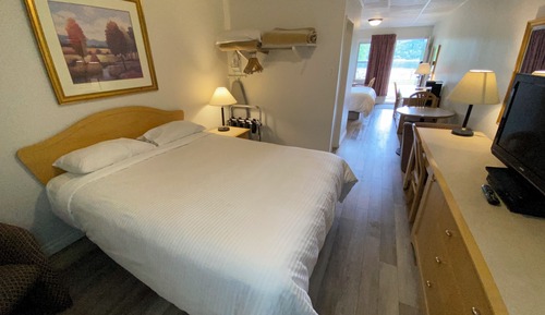 Economy Room, 2 Queen Beds, River View