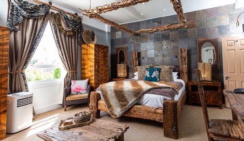 Room (Out of Africa)