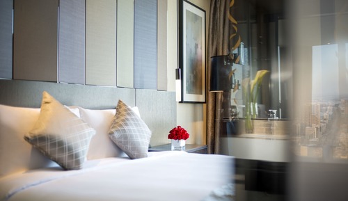 Junior Suite, 1 King Bed, Business Lounge Access