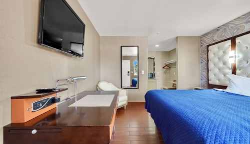 Standard Room, 1 King Bed, Non Smoking