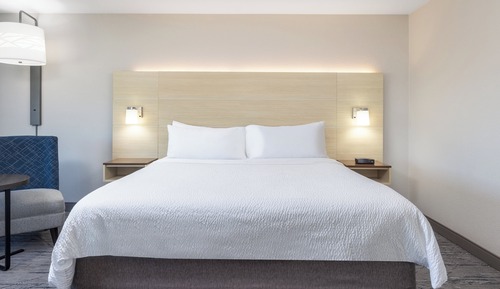 Standard Room, 1 King Bed, Accessible, Non Smoking (Communications)