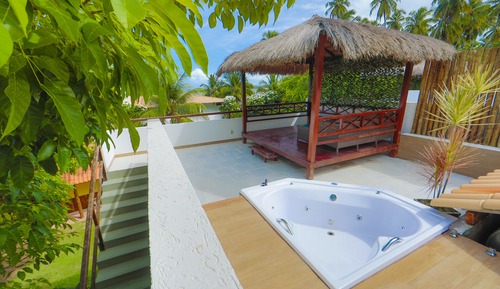 Suite Duplex Luxo com Banheira de Hidromassagem