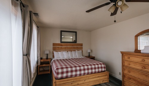 Standard Cottage, 1 King Bed, Jetted Tub