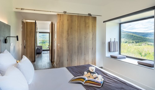 Suite (Olive)