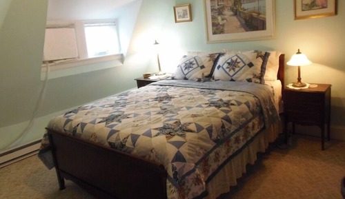 Room, 1 Queen Bed (Aviary Room)