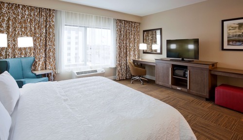 Room, 1 King Bed, Accessible, Non Smoking (Hearing Impaired)