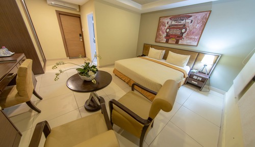 Standard Suite, 1 Queen Bed