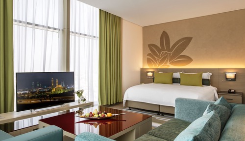 Room, 1 King Bed, Club Lounge Access, Corner