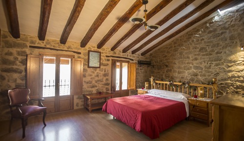 Traditional House, 2 Bedrooms