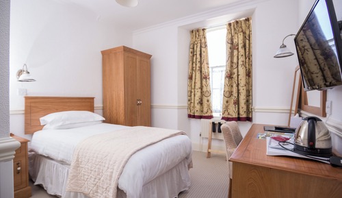 Single Room, Bathtub