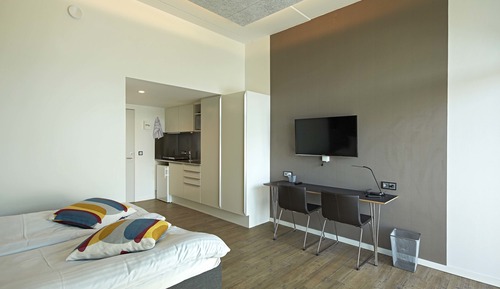 Studio Suite (XL)