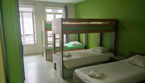 Room 5 persons