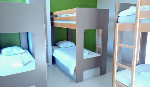 Room 6 persons