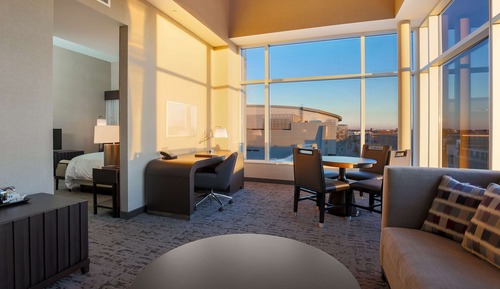 Suite, 1 King Bed, Accessible (Hearing)