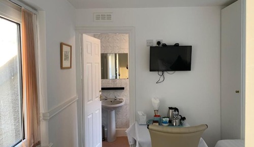 Single Room, Ensuite (Room 1A )