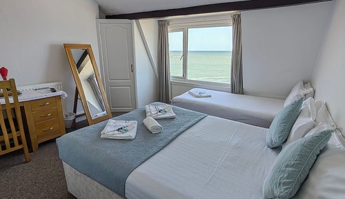 Suite, Ensuite, Sea View
