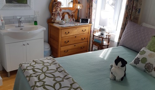 Standard Double Room, 1 Queen Bed, Shared Bathroom