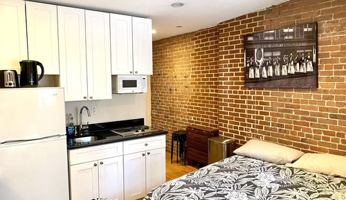 Deluxe Studio, Multiple Beds, Kitchenette