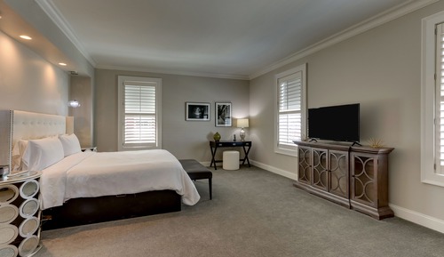 Regal mid-King Suite