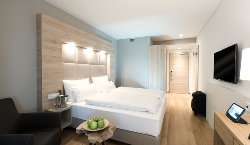 Double Room with connecting door and couch