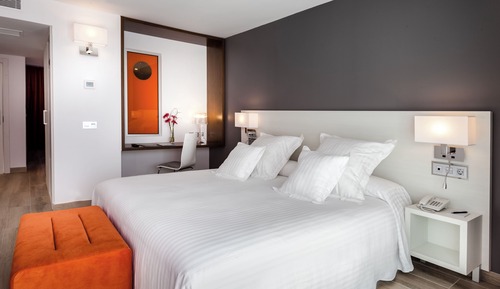Suite (2 Adults 1 Child)