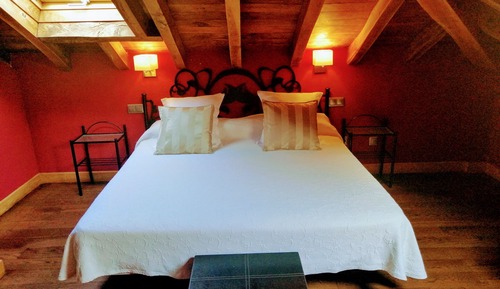 Suite, Private Bathroom