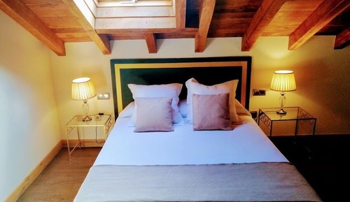 Suite, Private Bathroom