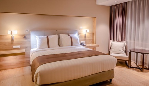 Standard Room, 1 King Bed, City View