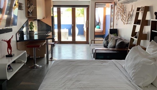 Design Studio Suite, 1 King Bed, City View