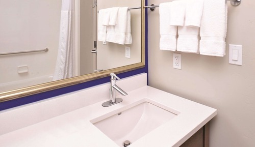 Studio Suite, 1 King Bed, Non Smoking