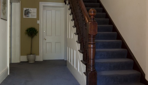 Heritage Queen Room with share bathroom
