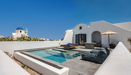 Luxury Suite with Heated Private Pool & Jetted Tub