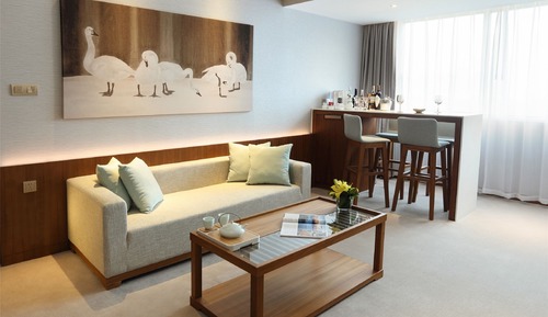 Deluxe View Suite