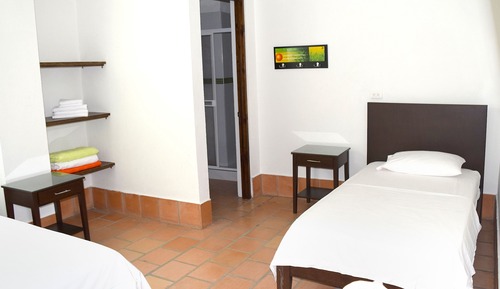 Triple Room (Fan)