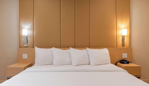 Standard Room, 1 King Bed, Non Smoking