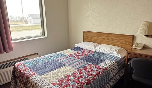 Standard Room, 1 Queen Bed, Smoking