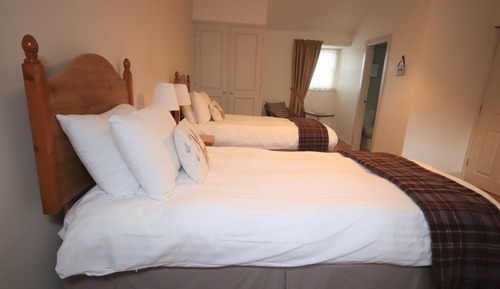 Twin Room, City View (Room 4)