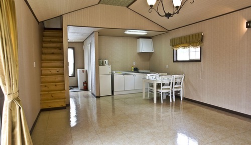 Oak Friend Room