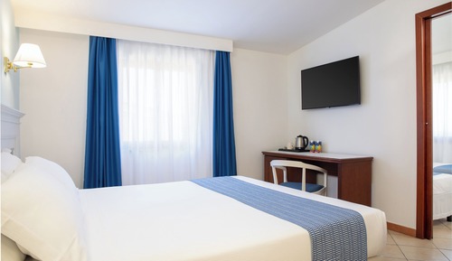 Junior Suite, 1 Queen Bed, Non Smoking, Sea View (with Sofabed)