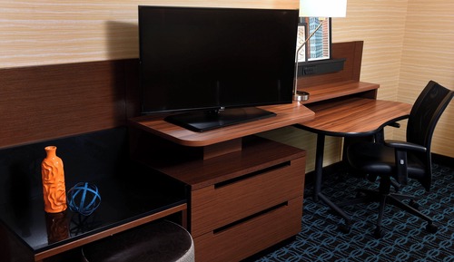 Studio, 1 King Bed (Mobility/Hearing Accessible, Tub)