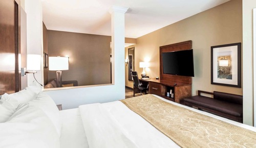 Suite, 1 King Bed, Accessible, Non Smoking
