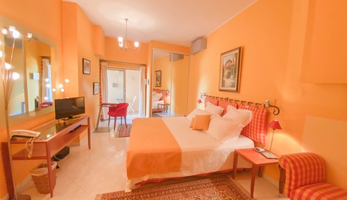 Double or Twin Room, Ensuite (Max 6 Marcel Pagnol)